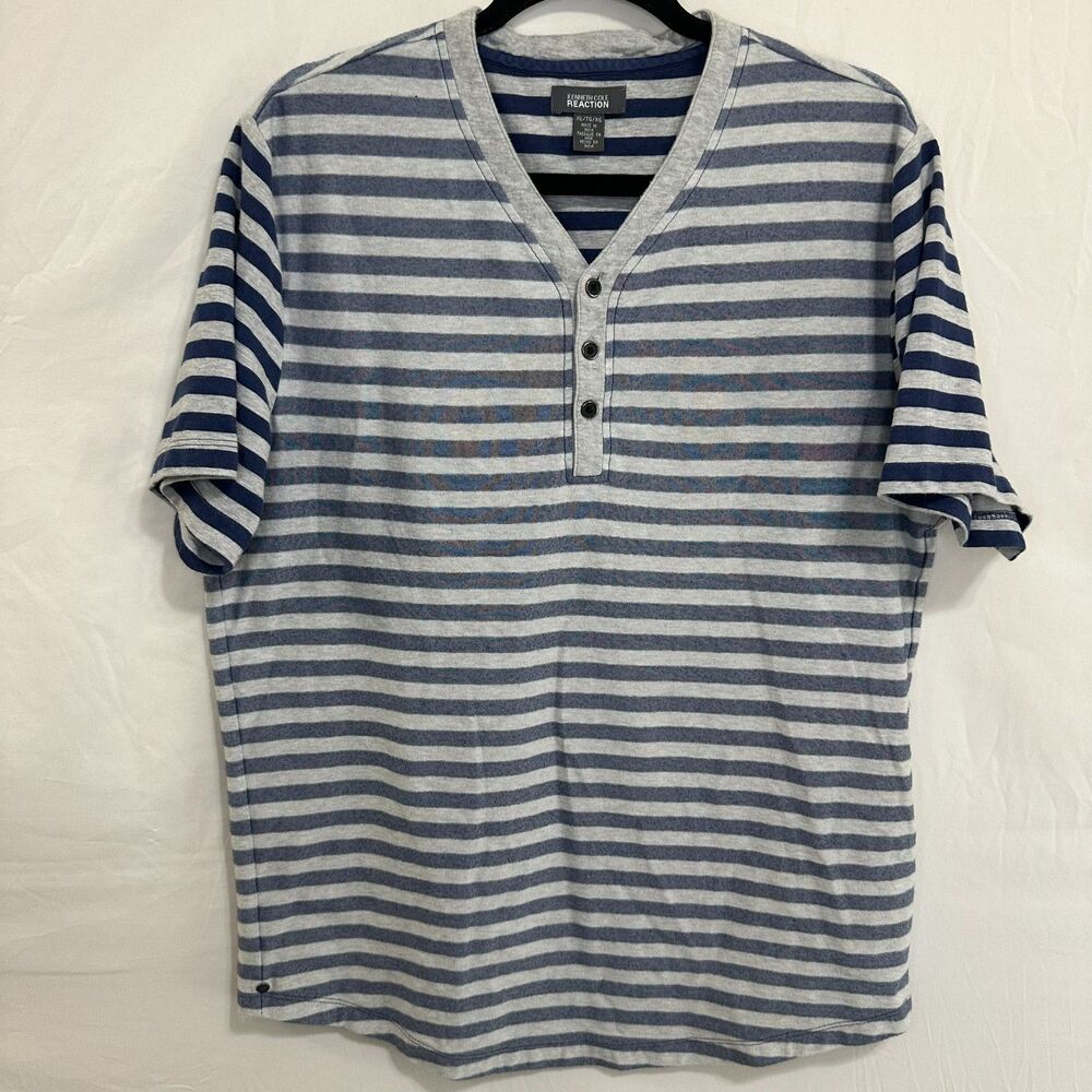 Kenneth Cole Reaction Men's Gray/Blue Striped V-Neck Tee Size XL Reverse Print